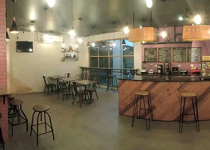 Malabon Grand And Events Place 호텔 3*